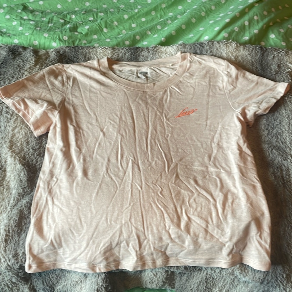 3 for $15 Women’s Levi’s t shirt